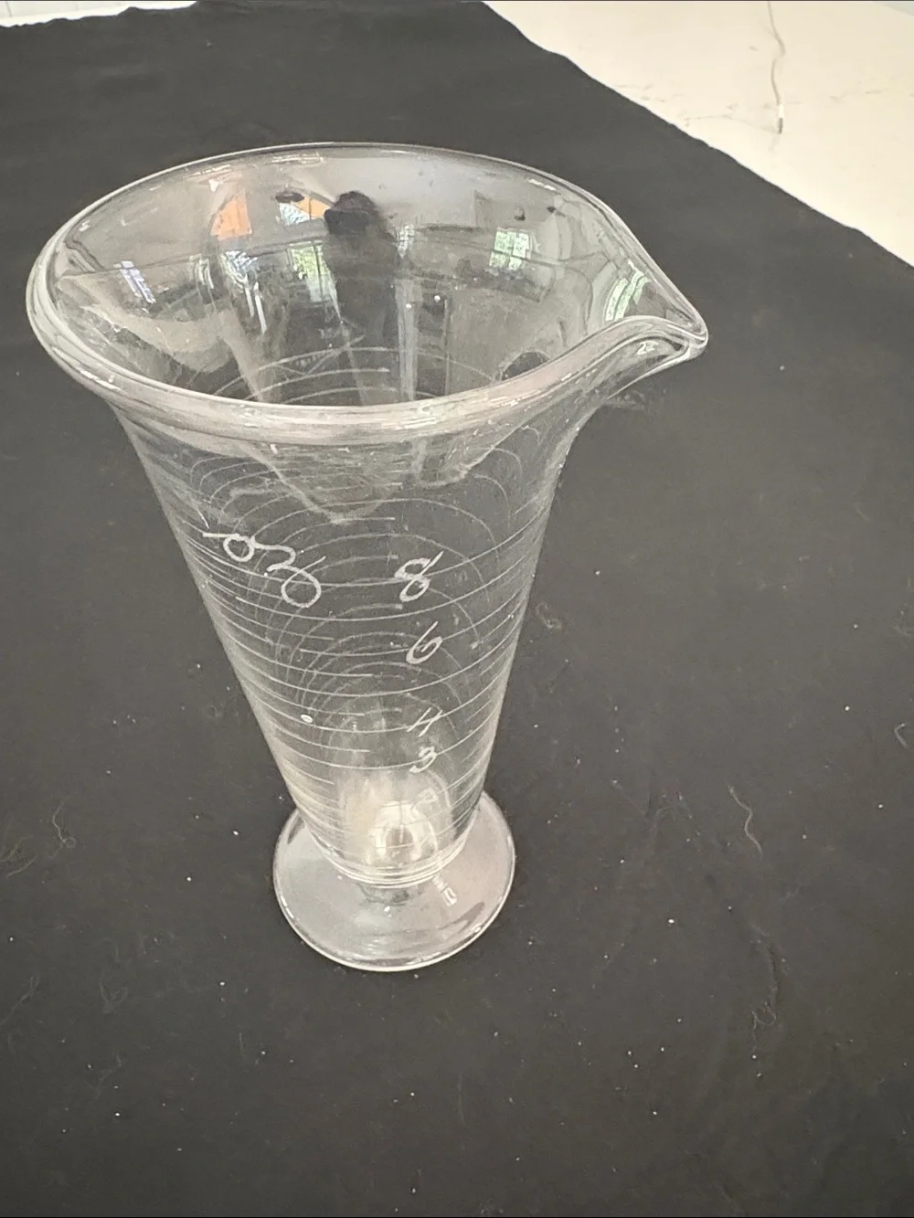 Antique Glass Apothecary Beaker 8 oz – Vintage Barware Decor